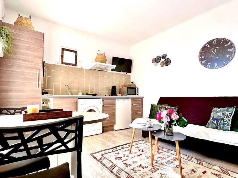 Le Coin De Mer 2, Bord De Mer, Plage 30M, Cosy, Clim, Wifi, 4 Personnes Fos-sur-Mer Exterior foto